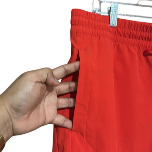 ATHLETA BAJA SHORT NWT Hibiscus Red Wrinkle resistant Light Weight Size 14 - Picture 9 of 14